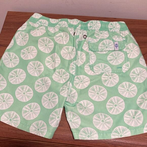 Strong Boat Classic Boys Swim Trunks in White/Green Sand Dollar Print. Size 12. - Picture 2 of 10
